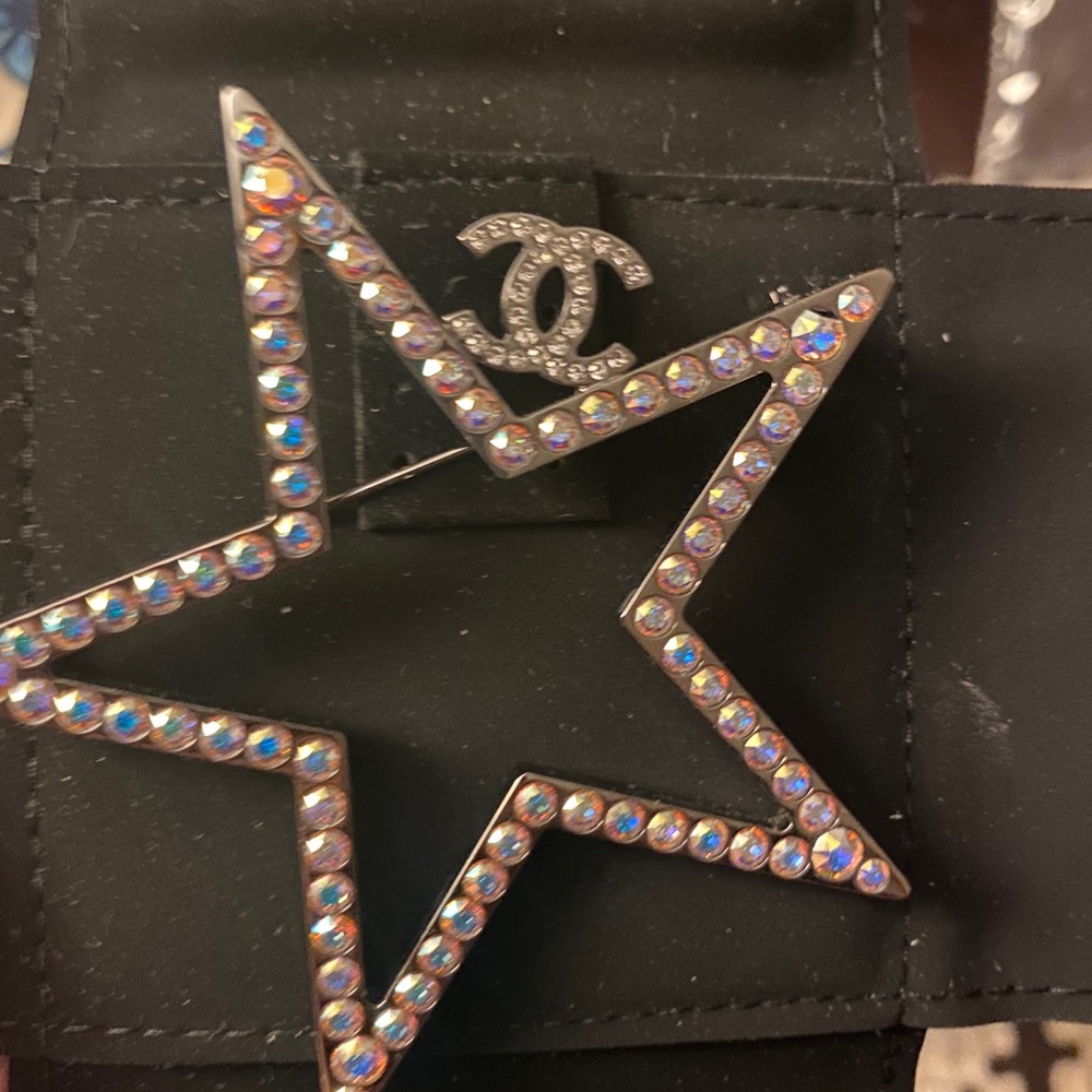 Chanel CC Star Brooche
